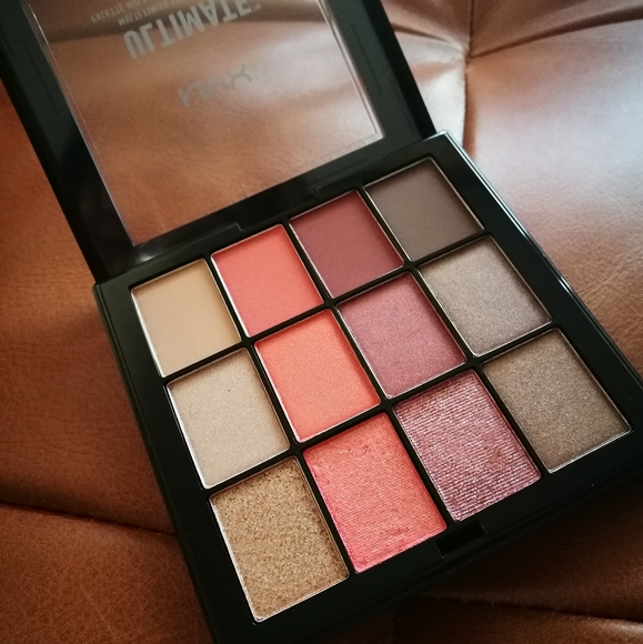 NYX eyeshadow palette - Picture 1 of 2